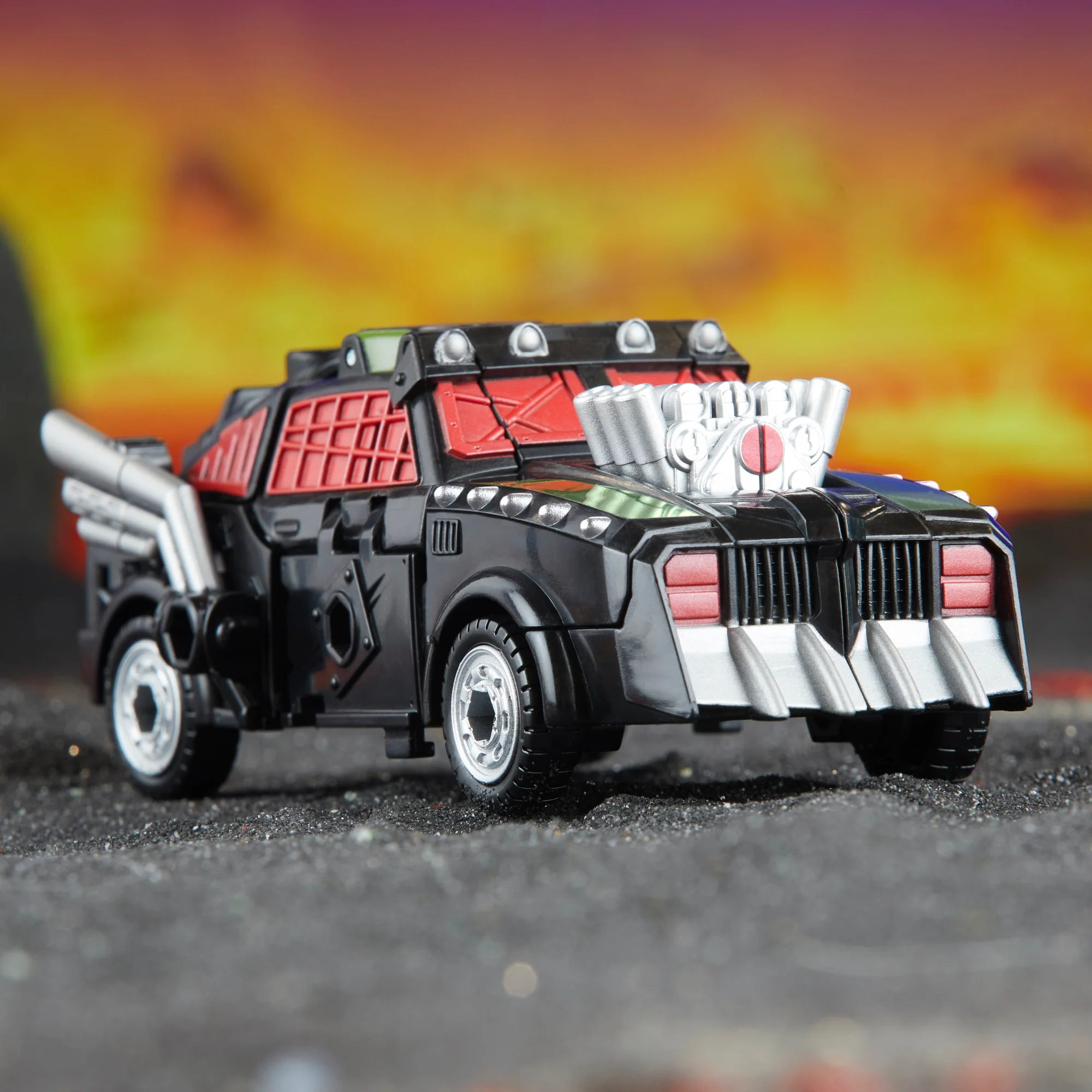 Transformers Legacy United Deluxe Lockdown - Image 8