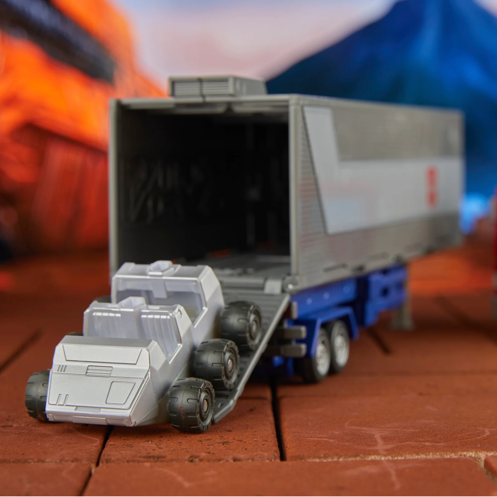 Transformers Studio Series (86 Movie) Commander Optimus Prime MAXIMUM 1 PER CUSTOMER - Image 5