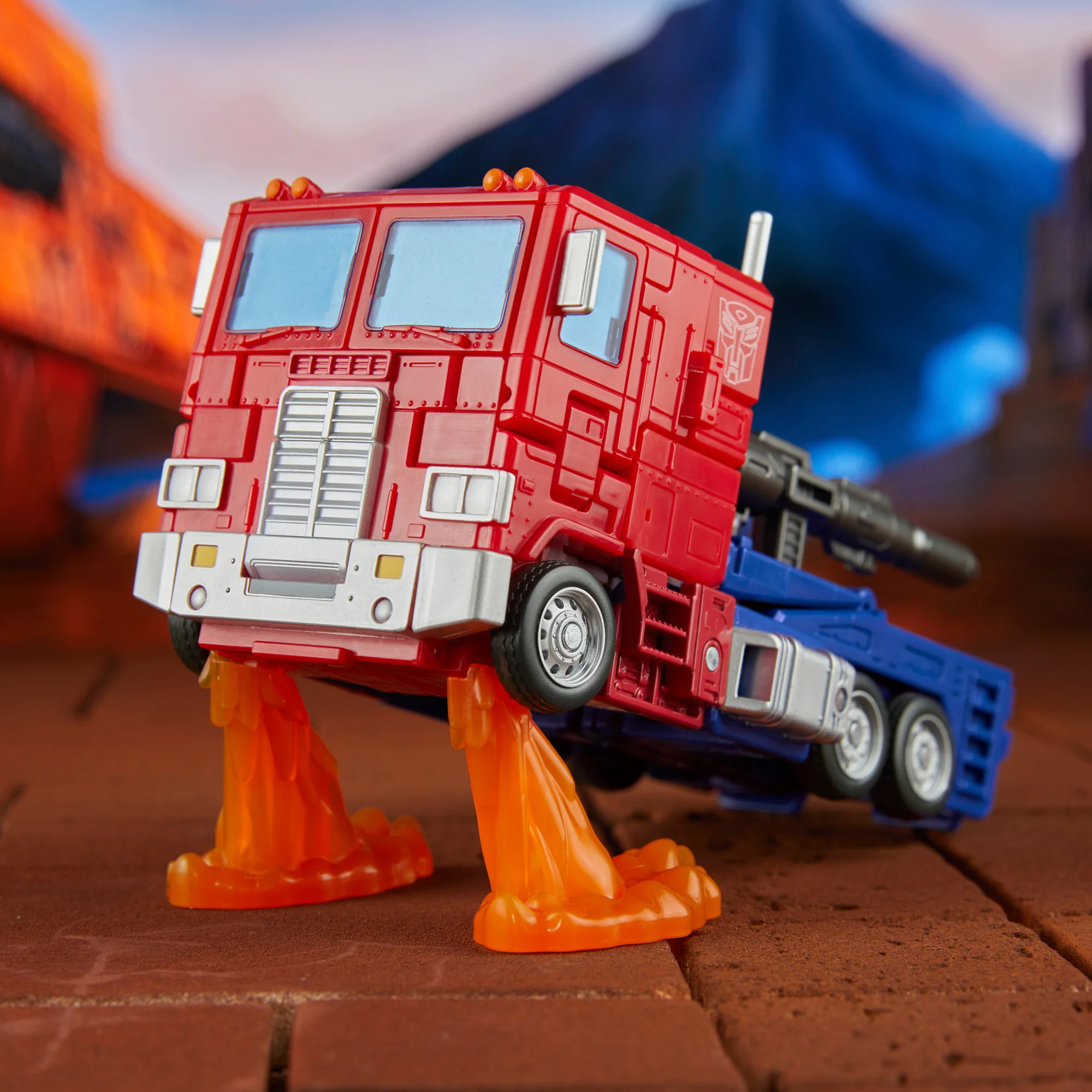 Transformers Studio Series (86 Movie) Commander Optimus Prime MAXIMUM 1 PER CUSTOMER - Image 6