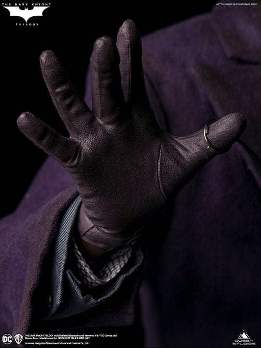 Queen Studios The Dark Knight Joker 1/4 Scale Statue Regular Edition - Image 4